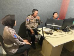 Satlantas Polres Tulang Bawang Barat, Sampaikan Himbauan Keselamatan Berlalu Lintas Melalui Radio HIT 100FM Pulung Kencana