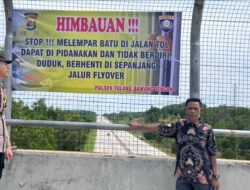 Polsek Tulang Bawang Tengah Pasang Dua Spanduk imbauan Larangan Pelemparan Batu di Jalan Tol
