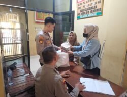 Polres Tulang Bawang Barat laksanakan pengawasan dan Pelayananan, Pastikan Keamanan dan Kepuasan Pengunjung pada saat Jam Besuk Tahanan
