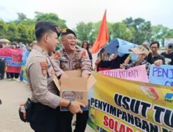 Seyum di Tengah Aspirasi : Polisi dan Warga Bersatu dalam Kehangatan