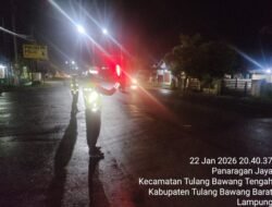 Sat Lantas Polres Tulang Bawang Barat Turun Ke Jalanan Laksanakan Patroli Blue Light Untuk Ciptakan Rasa Aman di Malam Hari