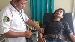 Gerak Cepat Tanpa Menunggu! Sie Dokkes Polres Tulang Bawang Beri Pertolongan Medis Korban Laka Lantas di Jalintim