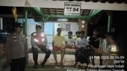 Personil Polsek Tulang Bawang Tengah, Gelar Patroli Siskamling Dini Hari Guna Cegah Gangguan Kamtibmas di Bulan Ramadhan