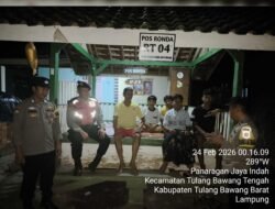 Personil Polsek Tulang Bawang Tengah, Gelar Patroli Siskamling Dini Hari Guna Cegah Gangguan Kamtibmas di Bulan Ramadhan