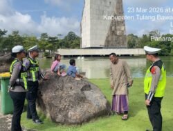 Patroli Wisata Lebaran, Pospam Islamic Center Polres Tulang Bawang Barat Pastikan Keamanan Pengunjung
