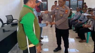 Satuan Binmas Polres Tulang Bawang Barat Laksanakan Pembinaan dan Penyuluhan serta Penyerahan Sarana Kontak di Tiyuh Candra Kencana