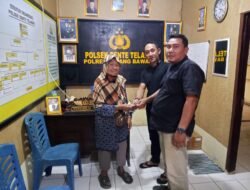 DUA MISI SEKALIGUS! BERHASIL BEKUK PELAKU, POLSEK DENTE TELADAS HADIR LANGSUNG BERIKAN BANTUAN KEPADA LANSIA