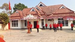Dalam rangka Mempringati hari kemerdekaan yang ke-81 Tahun Republik indonesia,DPC PDIP Perjuangan Gelar Upacara dihalaman kantor