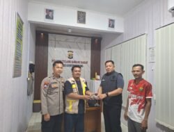 Kapolsek Gunung Agung Terima Penyerahan Senpi Rakitan ( Senpira ) Ilegal dari Masyarakat