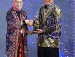 PEMKAB TULANG BAWANG RAIH APRESIASI DAERAH PEDULI LAYANAN PUBLIK DAN KETERBUKAAN INFORMASI