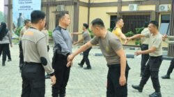 Asah Kemampuan Fisik, Personel Polres Tulang Bawang Gelar Latihan Bela Diri Secara Rutin di Halaman Mapolres