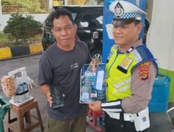 Sosialisasi Siger Presisi Menggema di Jalan Lintas Timur, Sat Lantas Polres Tulang Bawang Ajak Masyarakat Wujudkan Lalu Lintas yang Aman dan Tertib