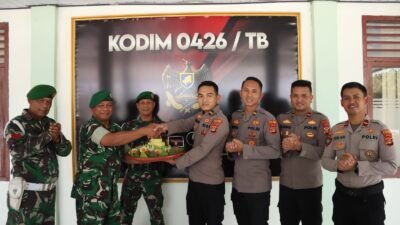 Polres Tulang Bawang Beri Kejutan HUT TNI ke-81, Sinergitas TNI-Polri Makin Solid dan Kompak