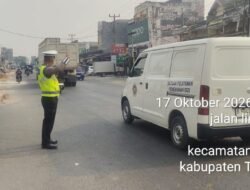 Cegah Kecelakaan dan Urai Kemacetan! Sat Lantas Polres Tulang Bawang Gencarkan Strong Point Sore di Jalinsum KM 145 Simpang Empat Etano